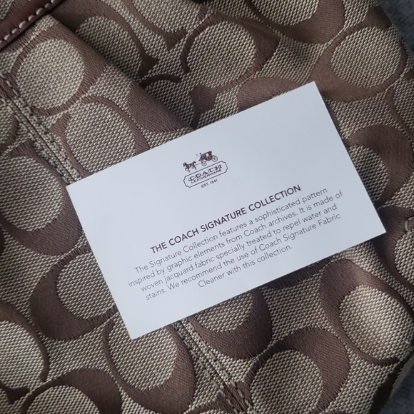 Coach Signature Collection over the shoulder bag - Picture 2 of 2